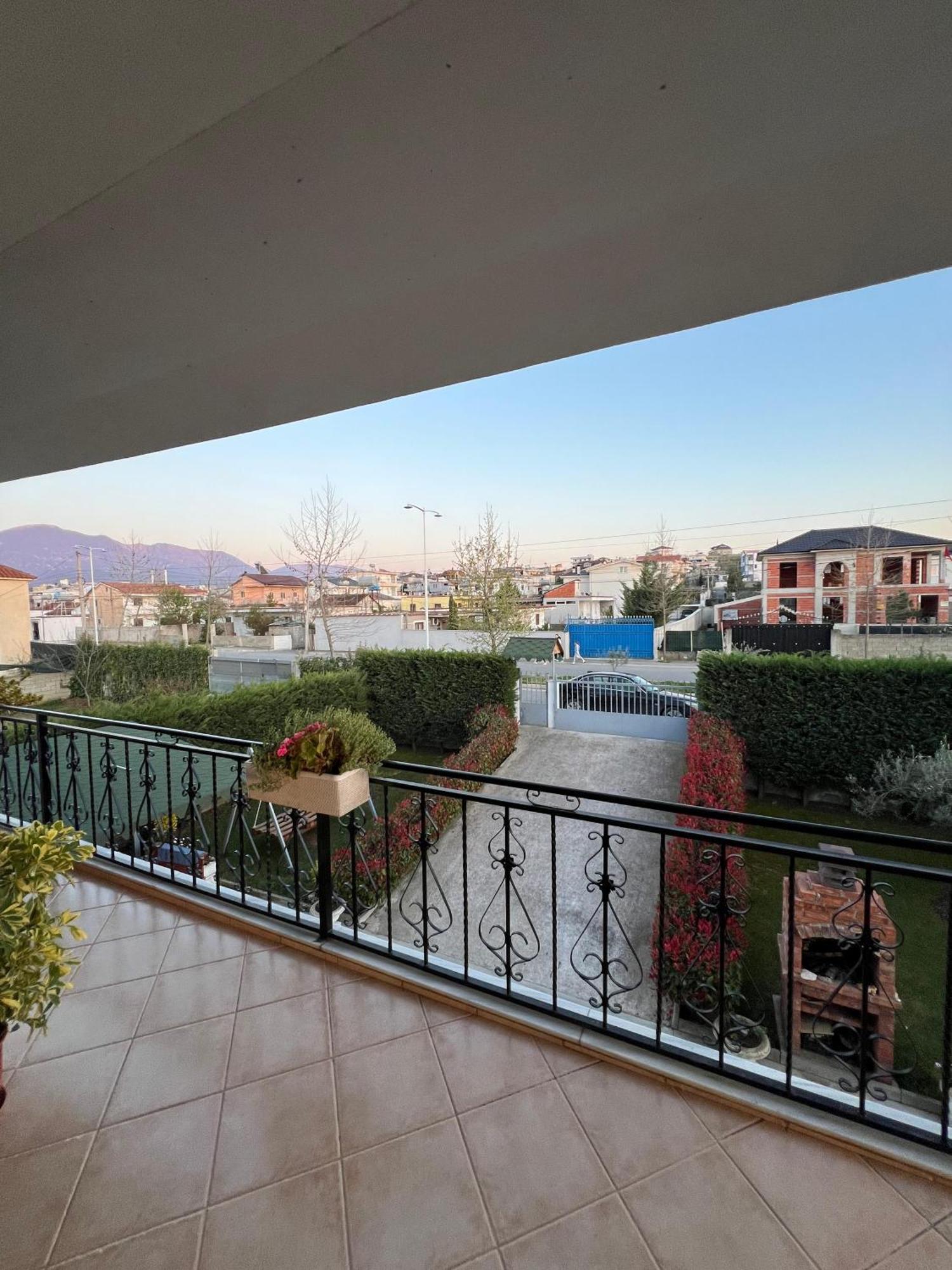 Villa Cerpja Kamez Екстериор снимка