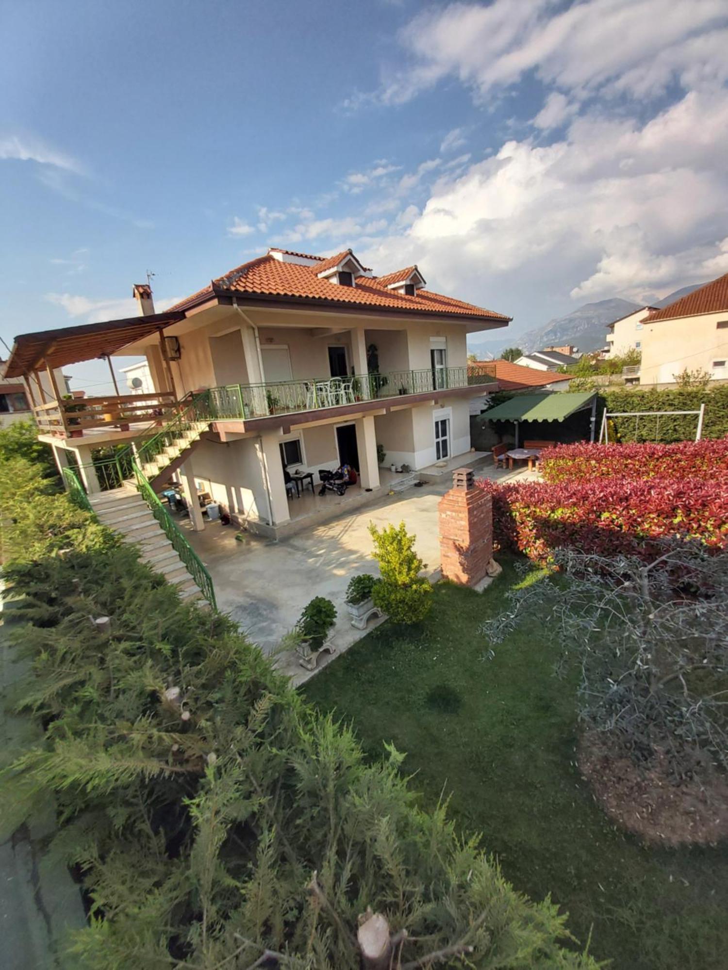 Villa Cerpja Kamez Екстериор снимка
